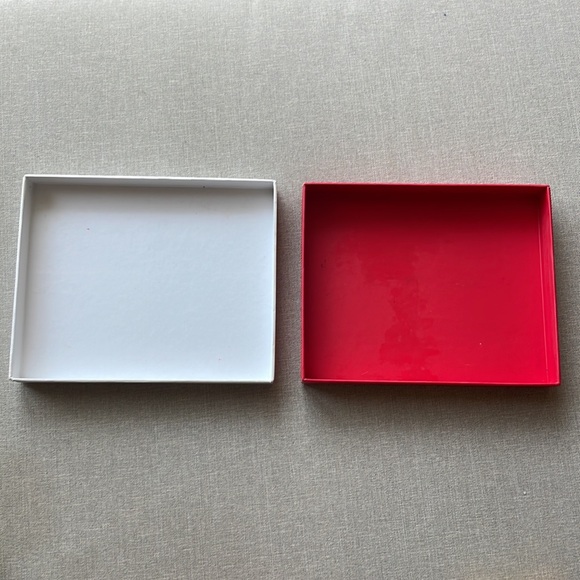 Emirates box - Picture 7 of 12